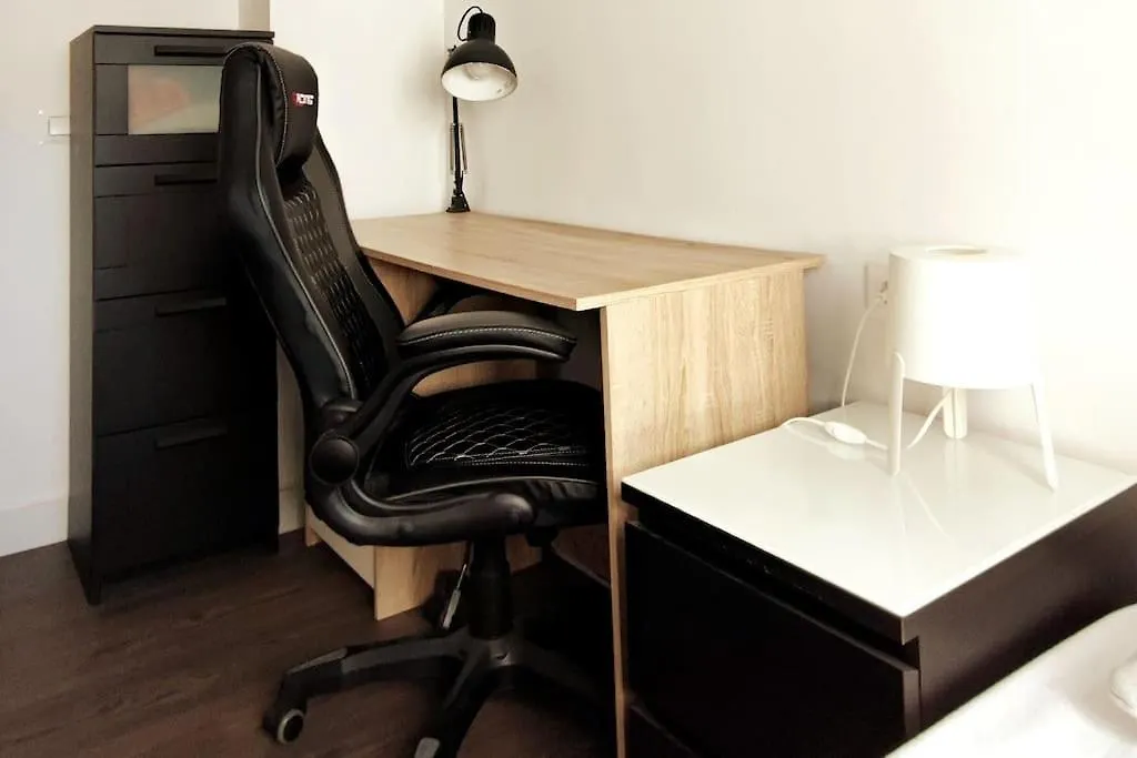 Apartamento Picasso サロウ